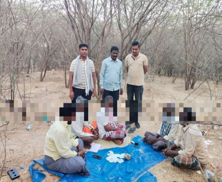 నల్లమాడలో జూదరుల అరెస్ట్