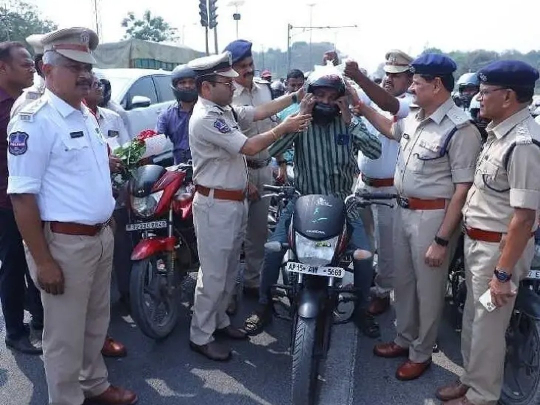 రోడ్డు భద్రతే లక్ష్యంగా ‘అరైవ్-అలైవ్’ కార్యక్రమం