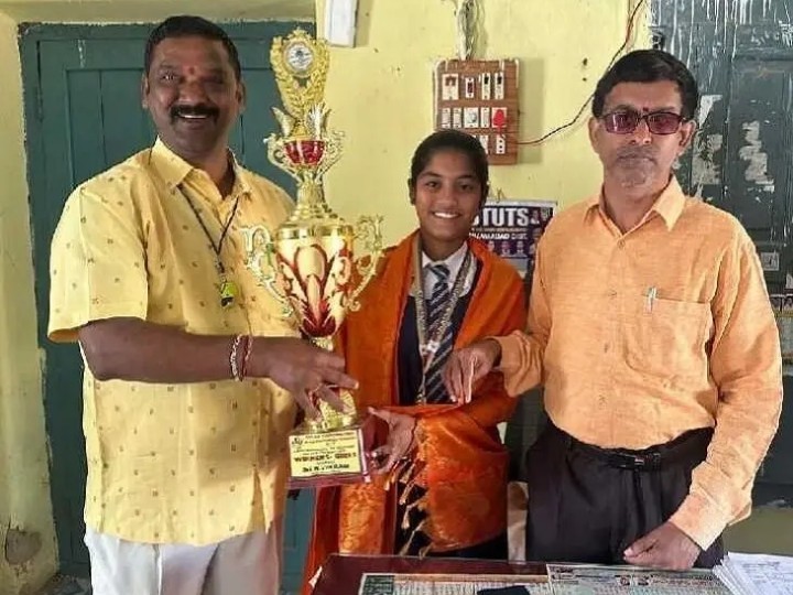 రాష్ట్రస్థాయి సాఫ్ట్ బాల్ టోర్నీలో విద్యార్థిని ప్రతిభ