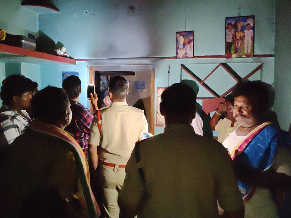 విద్యుత్ షార్ట్ సర్క్యూట్‌తో ఆస్తి నష్టం