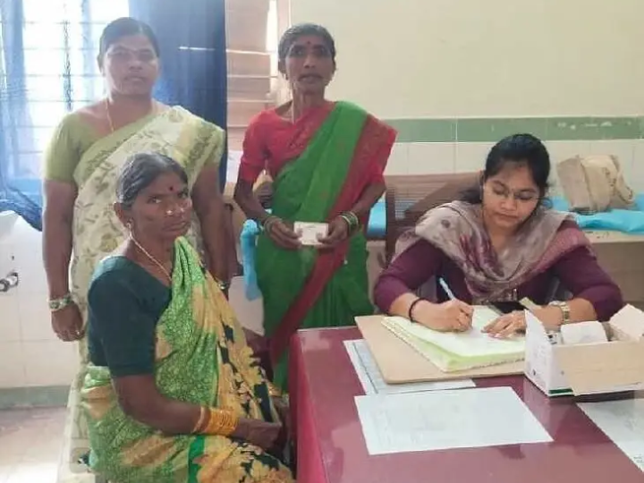 ప్రభుత్వ ఆసుపత్రిని తనిఖీ చేసిన.. మండల వైద్యాధికారి