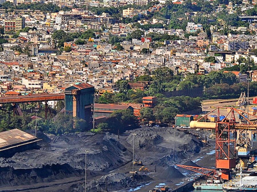 పోర్టుల కాలుష్యం.. ఢిల్లీని మించే ప్రమాదం!