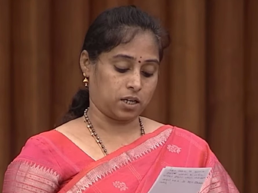 ‘ఔట్ సోర్సింగ్ ఉద్యోగులకు ప్రభుత్వ పథకాలు ఇవ్వాలి’