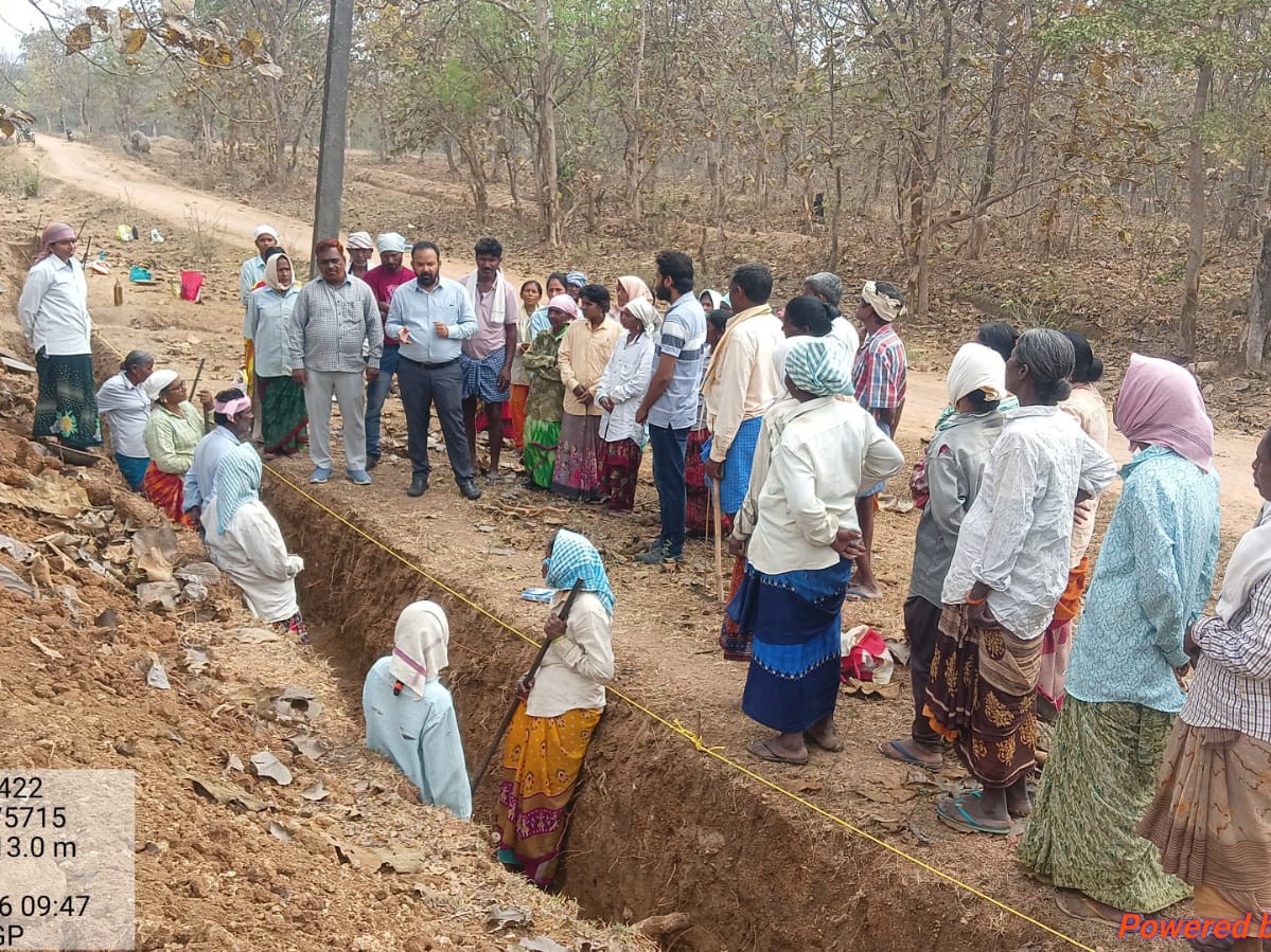 జాగ్రత్తగు పాటిస్తూ పనులను చేసుకోవాలి: DRDA