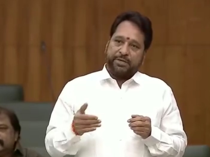 ‘చెరువులకు నీరు వెళ్లేలా ప్రభుత్వం చర్యలు తీసుకోవాలి’