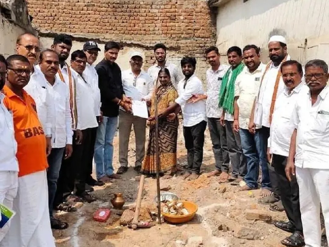 ఇందిరమ్మ ఇళ్లకు భూమిపూజ