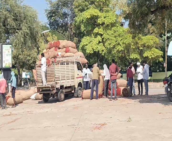 VIDEO: వరంగల్ మార్కెట్లో సరుకుల ధరల వివరాలు..!