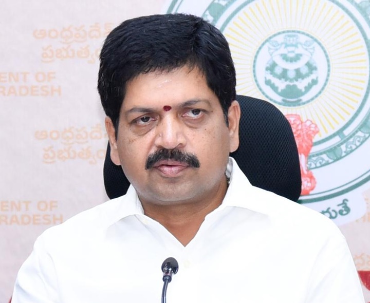 ఇసుక ఖనిజాలపై ప్రభుత్వం దృష్టి: మంత్రి కొల్లు