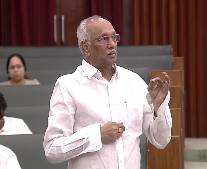 ఆక్వా రంగాన్ని ఆదుకోవాలి: ఎమ్మెల్యే