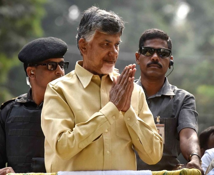 వెలుగొండ ప్రాజెక్టు వద్ద చంద్రబాబు పర్యటన