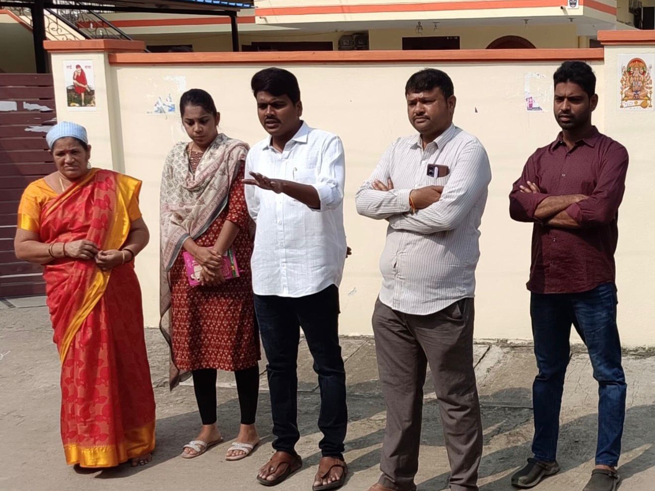 డివిజన్లో పర్యటించిన కార్పొరేటర్ మధుచంద్