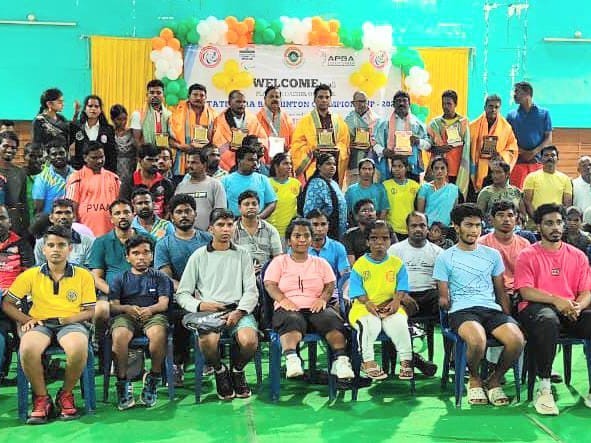 ఘనంగా ప్రారంభమైన పారా బాడ్మింటన్ పోటీలు