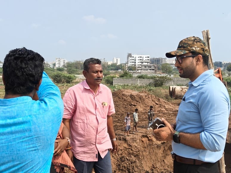 పారిశుధ్య పనులను తనిఖీ చేసిన మున్సిపల్ కమిషనర్