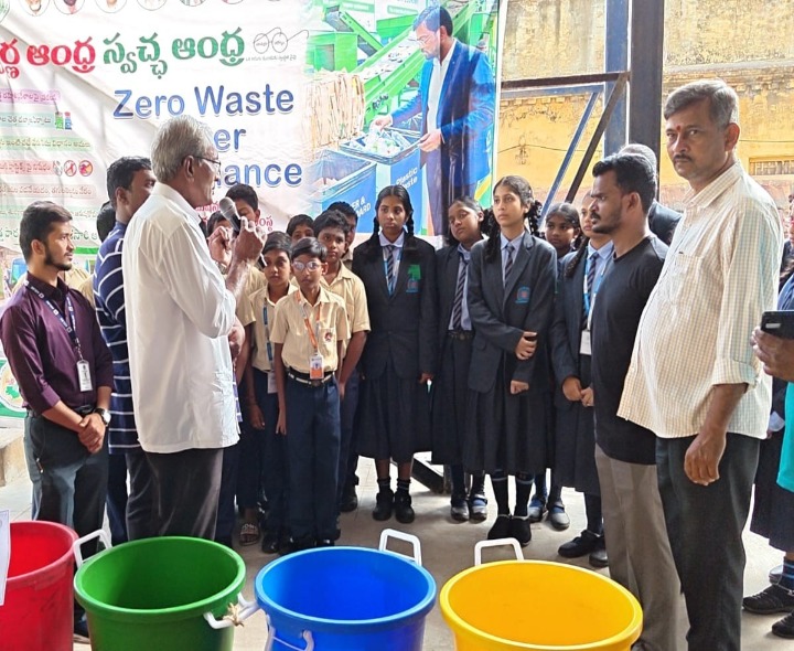 తడి-పొడి చెత్త గురించి విద్యార్థులకు అవగాహన