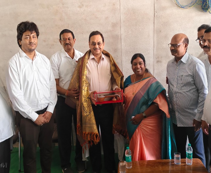 గుంటూరు జెడ్పీలో కేంద్ర అధికారి పర్యటన