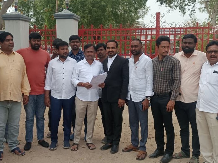 ప్రభుత్వాన్ని ప్రశ్నిస్తే కేసులు పెడతారా?: గెల్లు శ్రీనివాస్