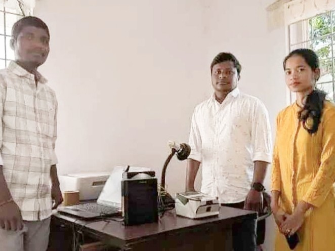 పెదవలసలో ఆధార్ కేంద్రం ప్రారంభం