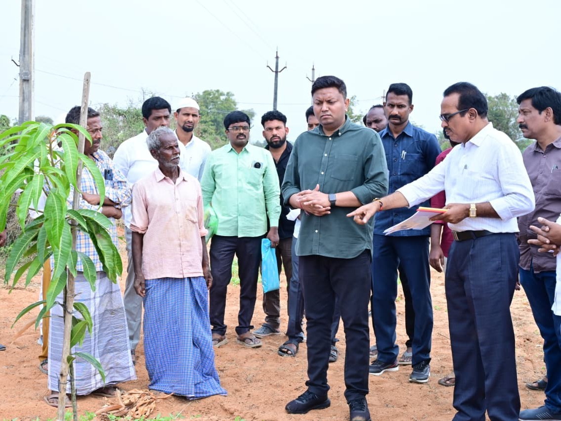 లక్కిరెడ్డిపల్లిలో కలెక్టర్ ఆకస్మిక తనిఖీలు