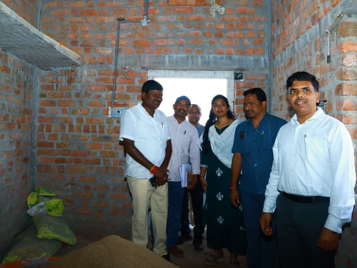 ‘రూఫ్ టాప్ సోలార్ సిస్టం’ పనుల పరిశీలన