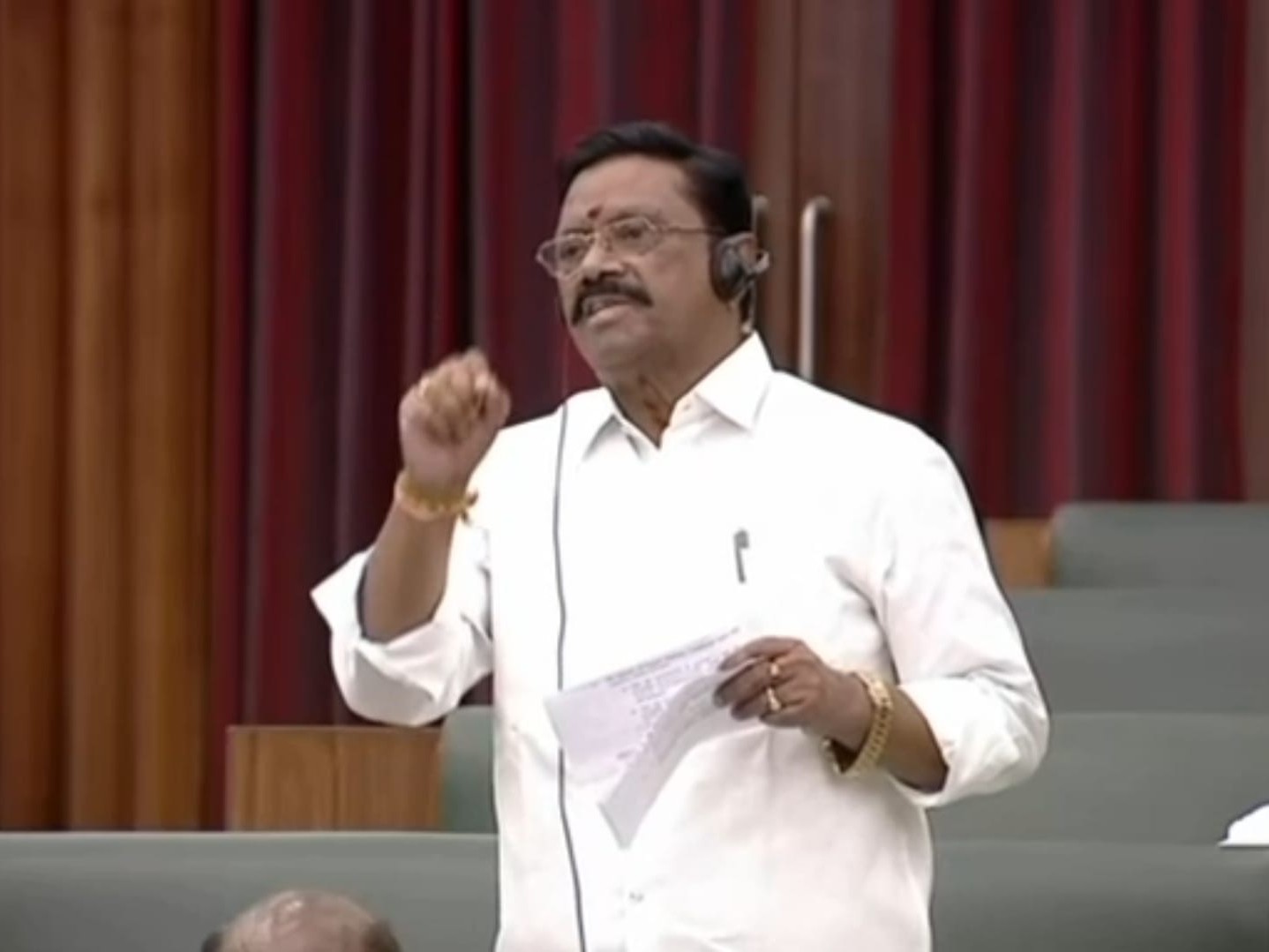 కళాశాల భవనాలకు నిధులు కోరిన ఎమ్మెల్యే