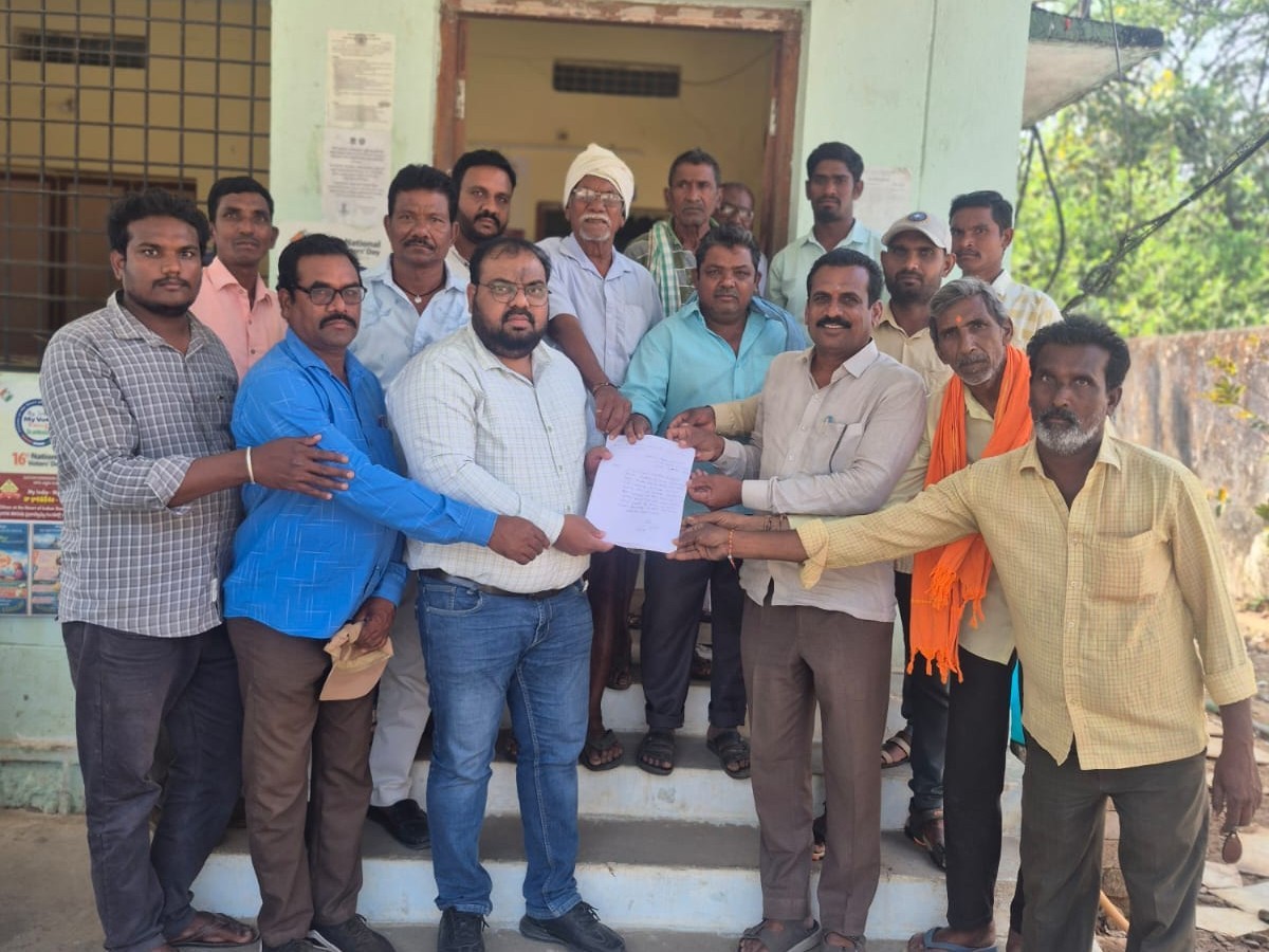 ‘అటవీ అధికారులు అడ్డంకులు సృష్టిస్తున్నారు’