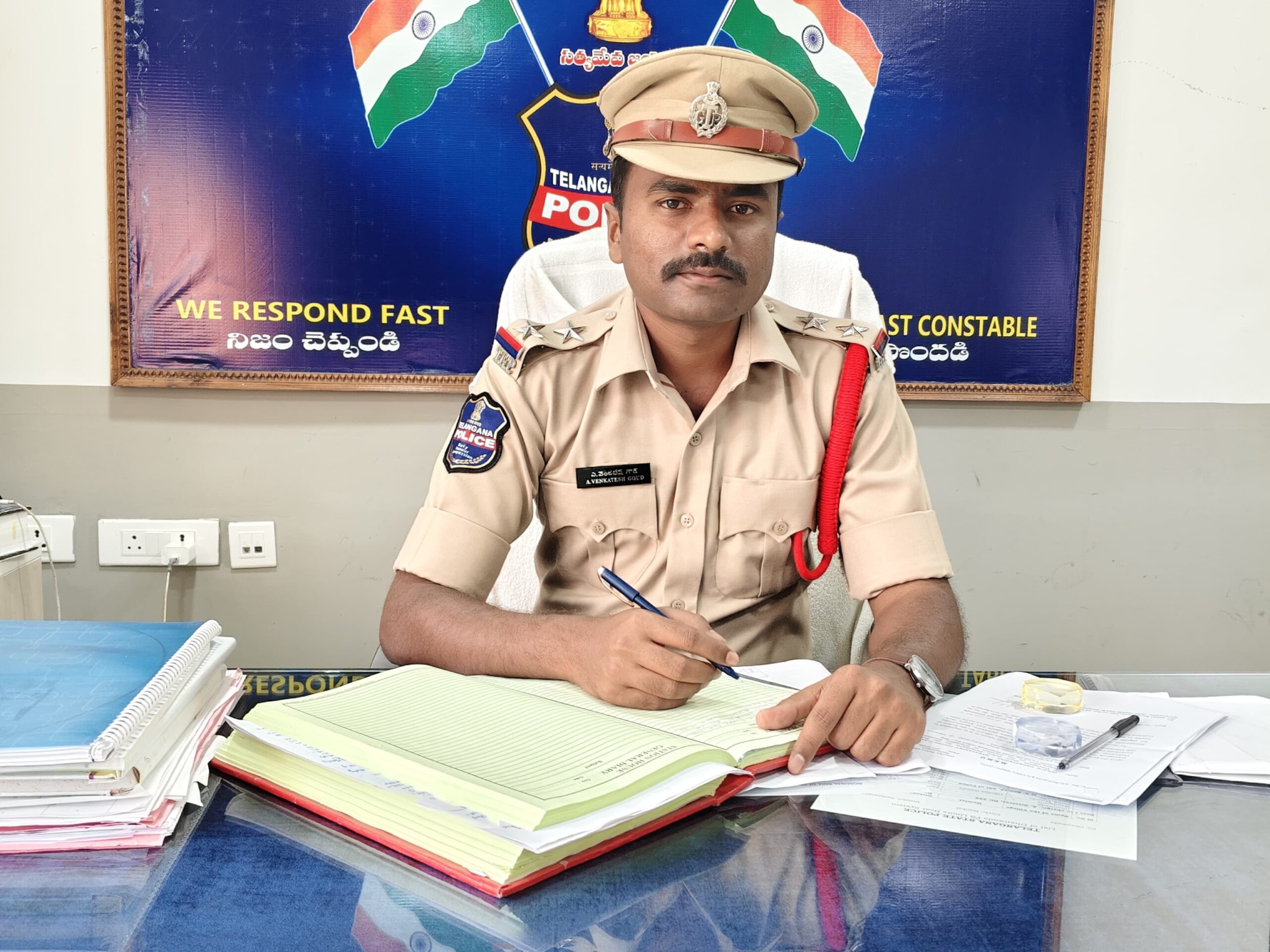 ధన్వాడ ఎస్సైగా వెంకటేష్ గౌడ్