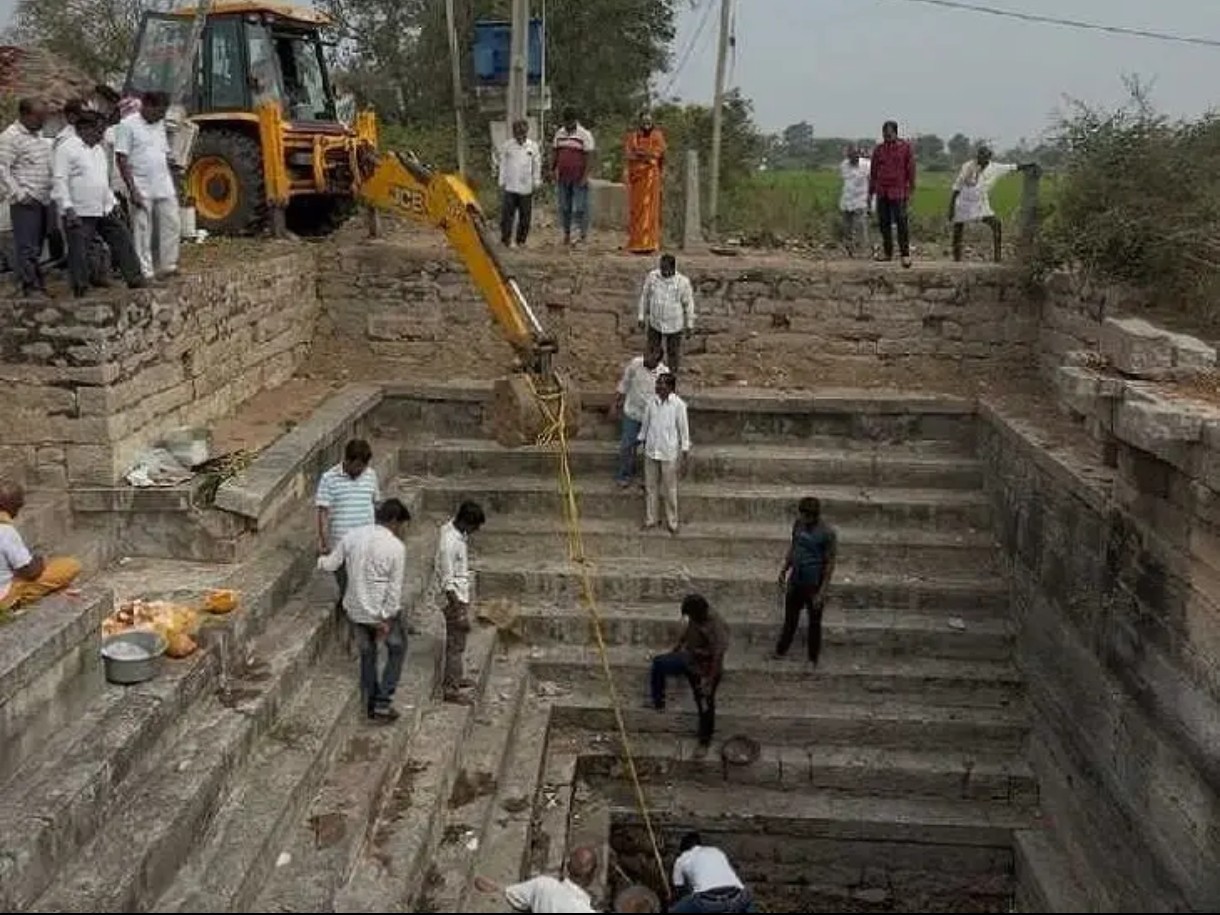 400 ఏళ్ల కోనేరు శుభ్రపరిచిన సేవా ఫౌండేషన్