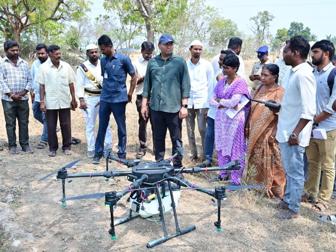‘వ్యవసాయంలో డ్రోన్ల వినియోగం పెంచాలి’