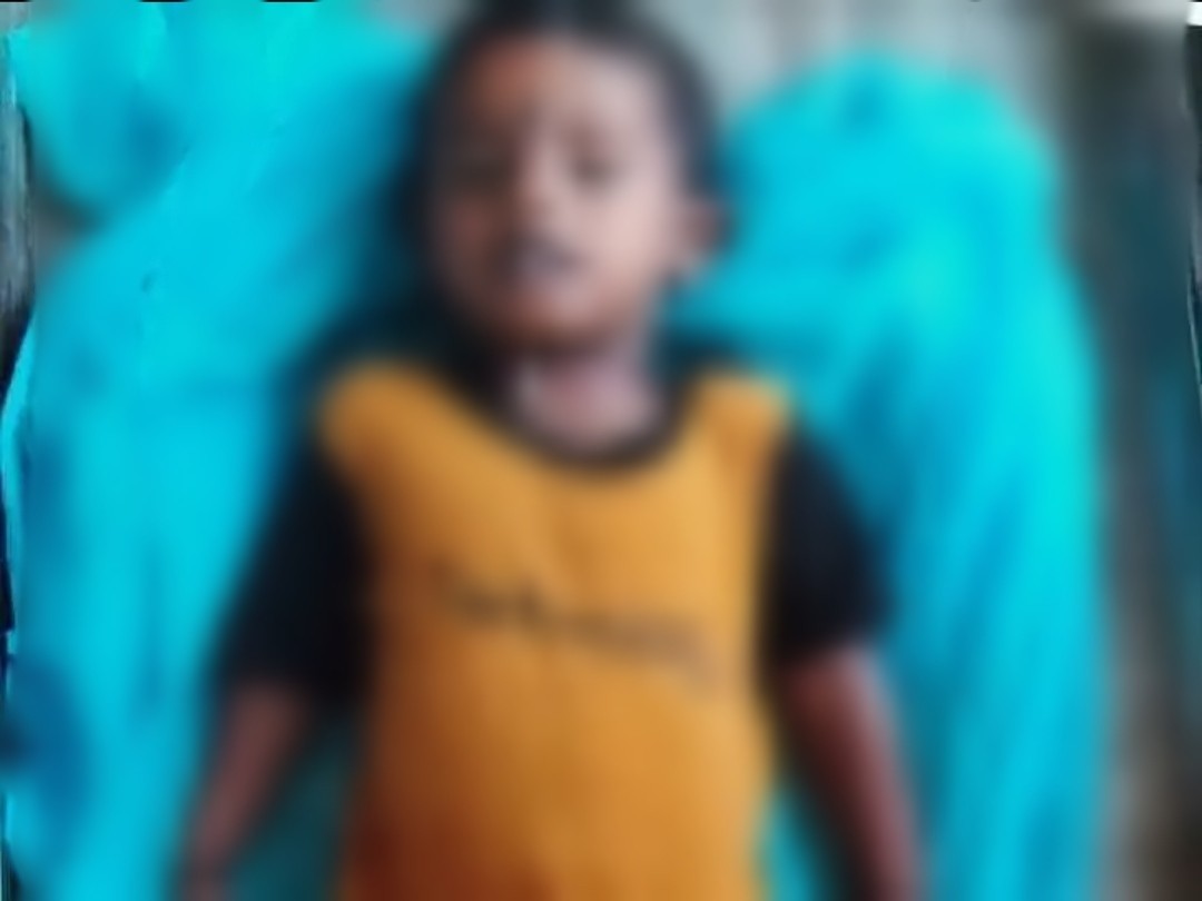 చెరువులో పడి చిన్నారి మృతి