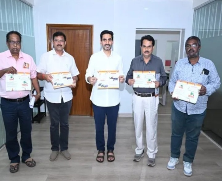 స్వచ్ఛ మంగళగిరి 2.0 పోస్టర్లను ఆవిష్కరన