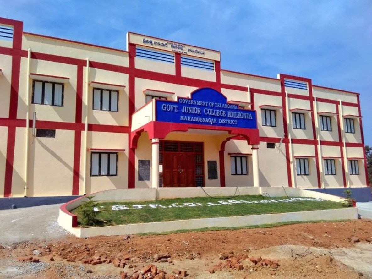 ప్రశాంతంగా ముగిసిన తొలిరోజు ఇంటర్ పరీక్షలు