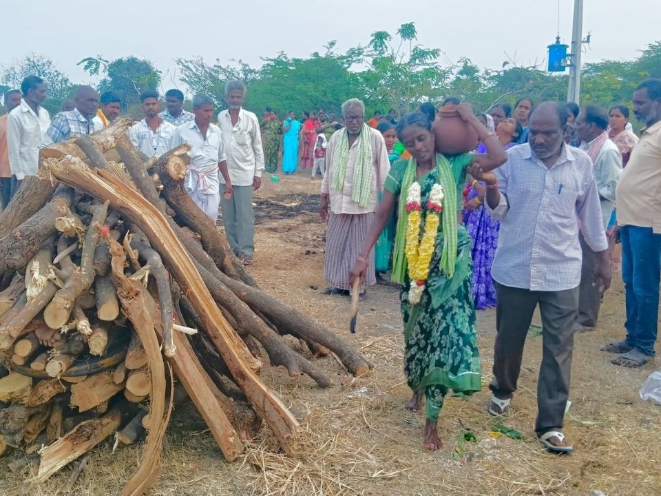 తండ్రి ఋణం తీర్చుకున్న కూతురు