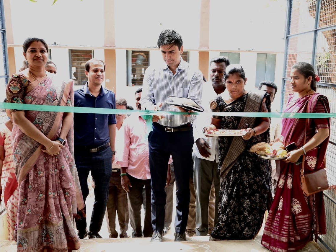 నూతన డైనింగ్ హాల్‌ను ప్రారంభించిన కలెక్టర్