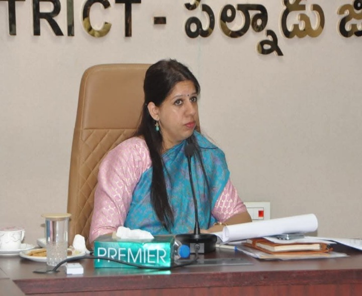 గిరిజన ప్రాంతాల్లో తాగునీటి సమస్యను పరిష్కరించండి: కలెక్టర్