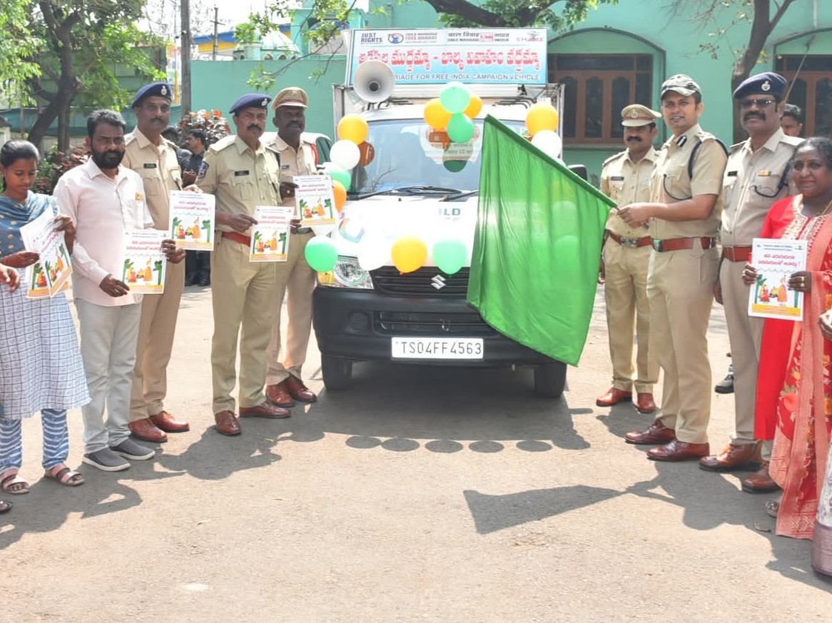 ప్రచార రథాన్ని ప్రారంభించిన CP