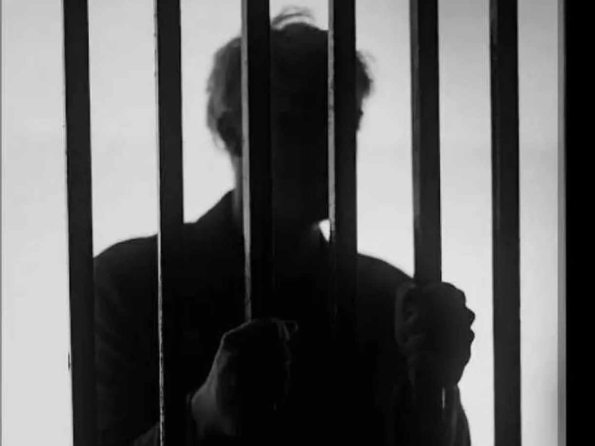 న్యూసెన్స్ చేసిన వ్యక్తికి ఐదు రోజుల జైలు శిక్ష