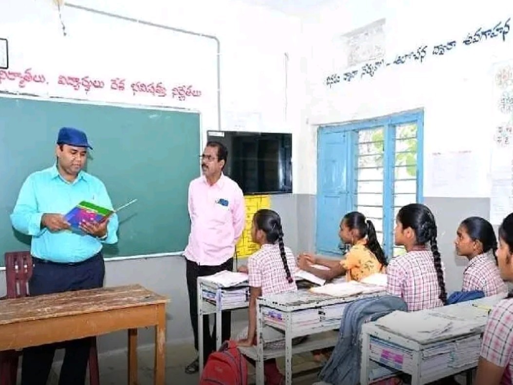 టెన్త్ ఉత్తమ ఫలితాలు సాధించాలి: కలెక్టర్