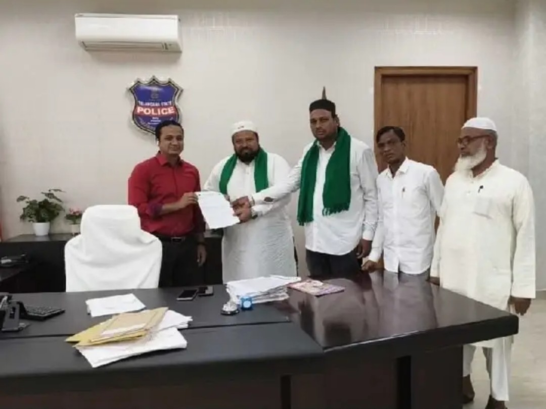 ఎస్పీని కలిసిన మజ్లిస్ జిల్లా కార్యదర్శి