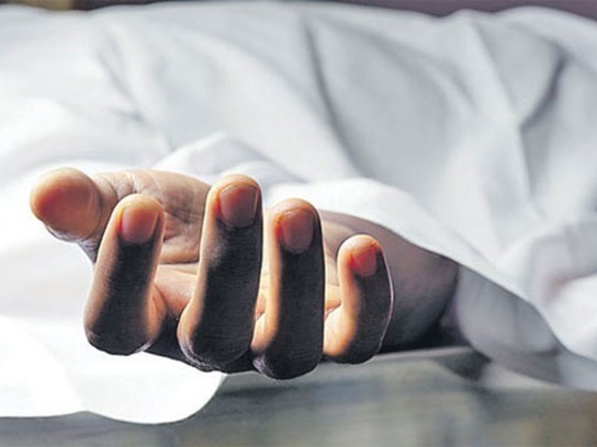 రైలు ఢీకొని వ్యక్తి మృతి