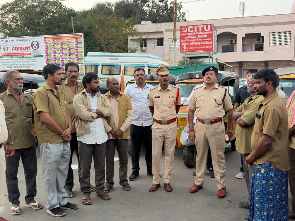 బాపట్లలో పోలీసుల ‘డ్రగ్స్ వద్దు బ్రో’ ప్రచారం