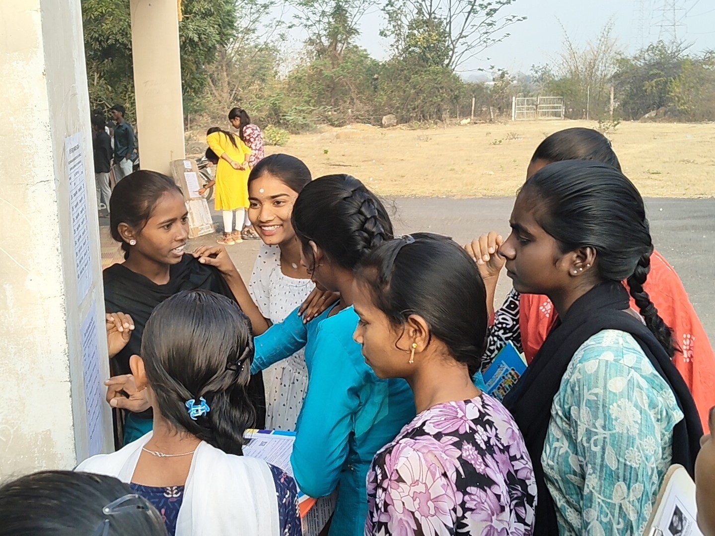 ఇంటర్మీడియట్ పరీక్షా కేంద్రాల వద్ద విద్యార్థుల సందడి