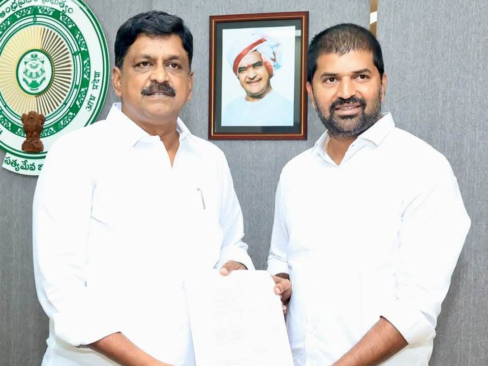 నిధుల విడుదలపై మంత్రి పయ్యావులకు వినతి