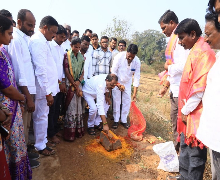 ప్రతి గ్రామాన్ని ఆదర్శవంతంగా తీర్చిదిద్దడమే లక్ష్యం: MLA