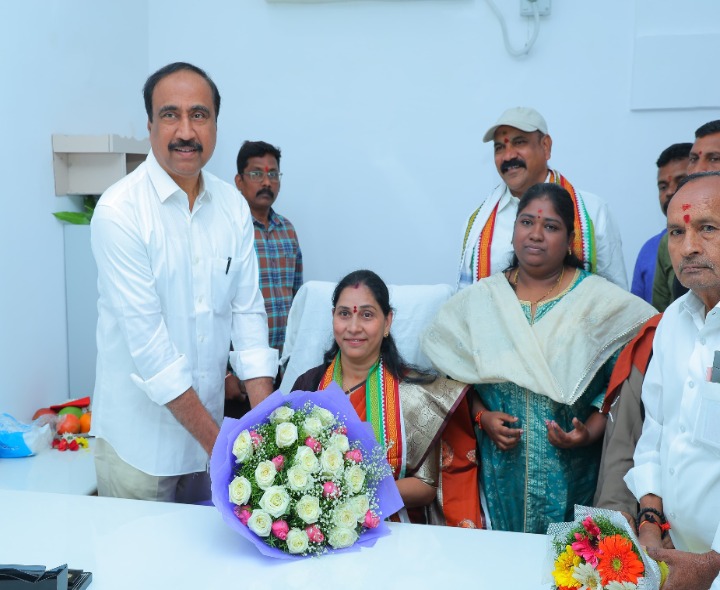 ఛైర్‌పర్సన్‌గా సమీండ్ల వాణి బాధ్యతల స్వీకారం