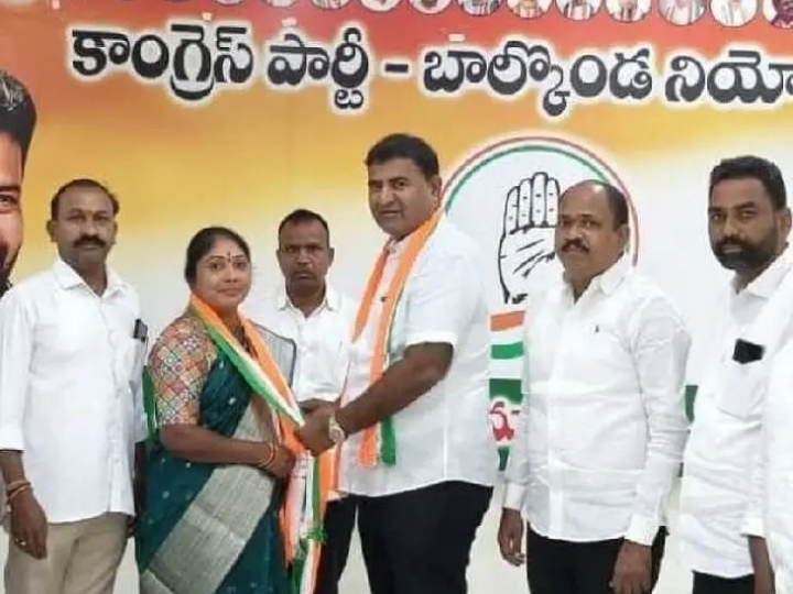 కాంగ్రెస్‌లో చేరిన పురాణీపేట్ సర్పంచ్