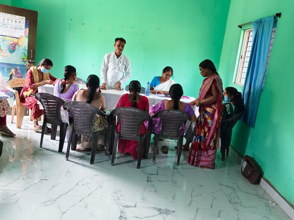 సకాలంలో టీకాలు వేయాలి: HEO