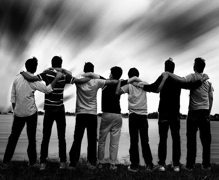 తగ్గుతున్న ఫ్రెండ్స్.. ఎందుకంటే?