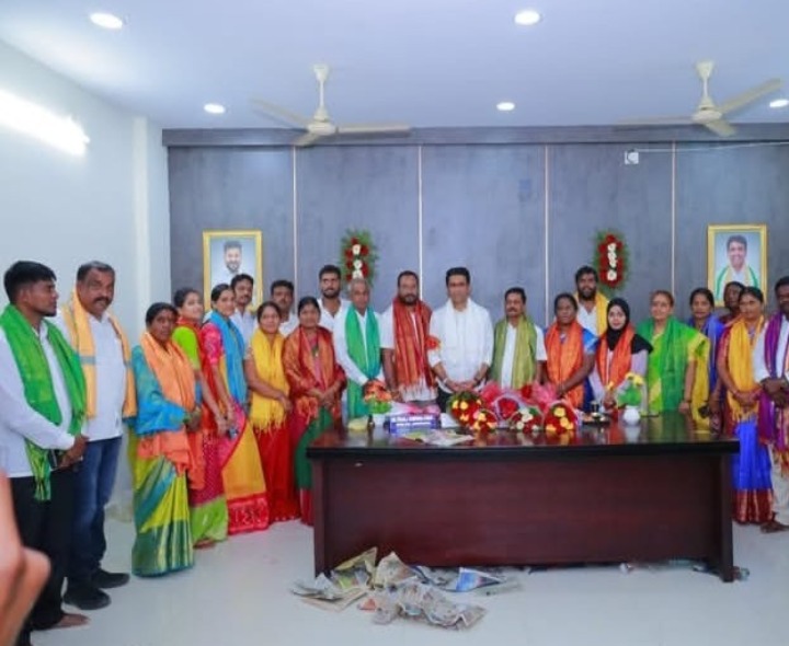 బాధ్యతలు స్వీకరించిన నూతన పాలకవర్గం