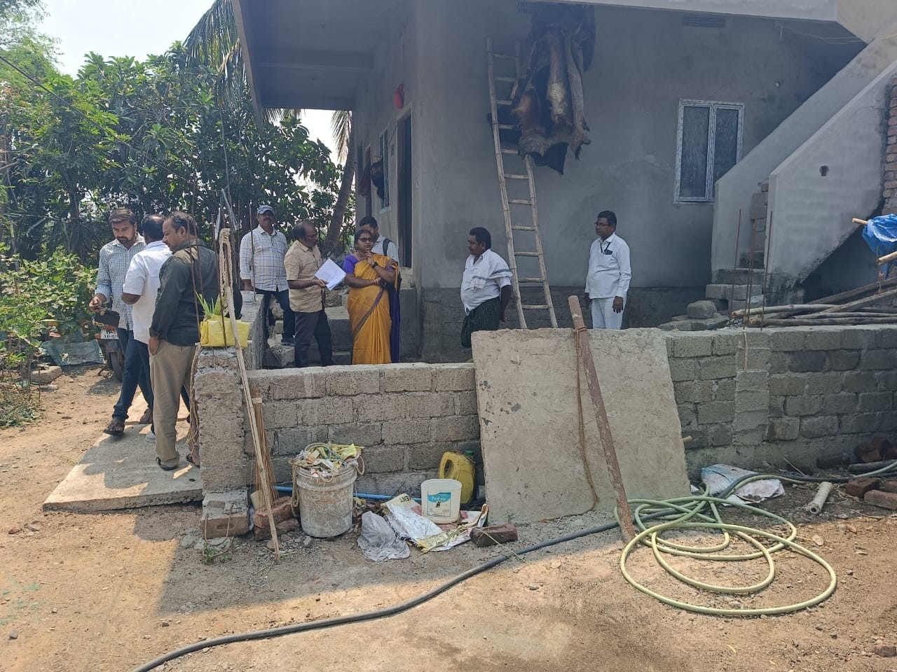 సీఎం హామీతో ఇల్లు నిర్మాణానికి అధికారులు కృషి