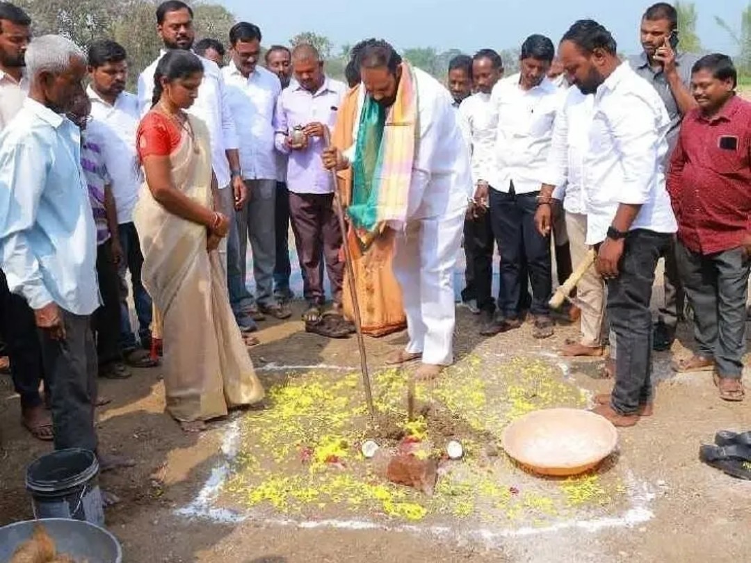 అభివృద్ధి పనులు ప్రారంభించిన ఎమ్మెల్యే